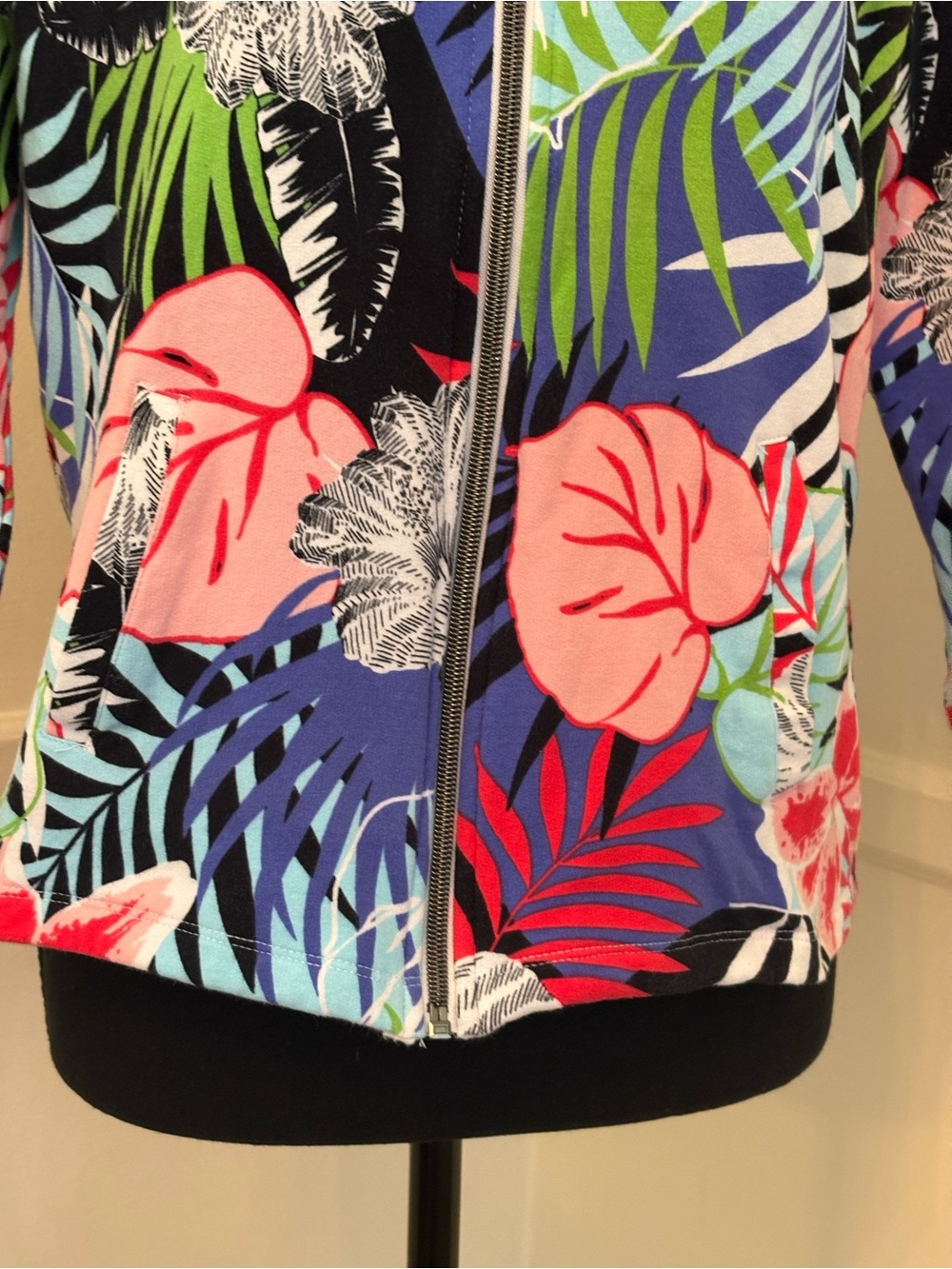 Onque Casuals Women’s Tropical Print Liteweight Zip Jacket -Sz S - Picture 4 of 10